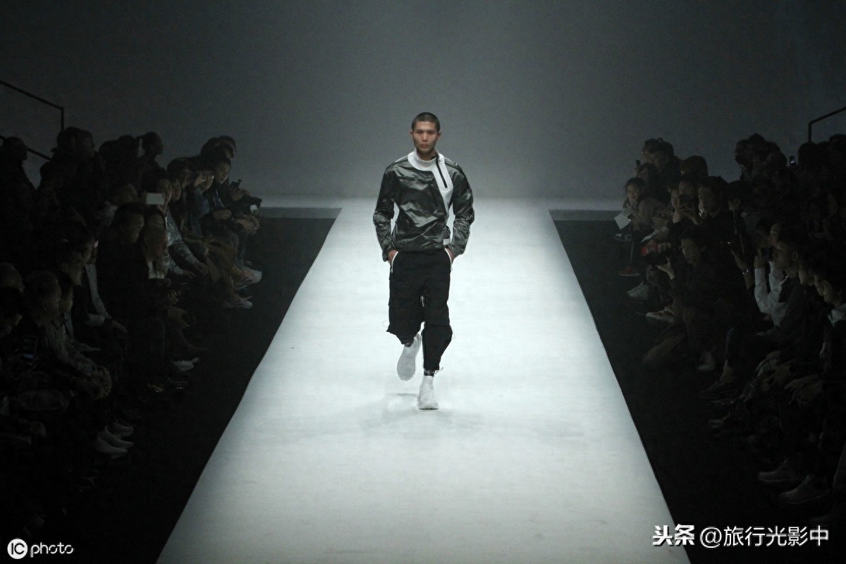 北京，模特展示乔丹新款运动装