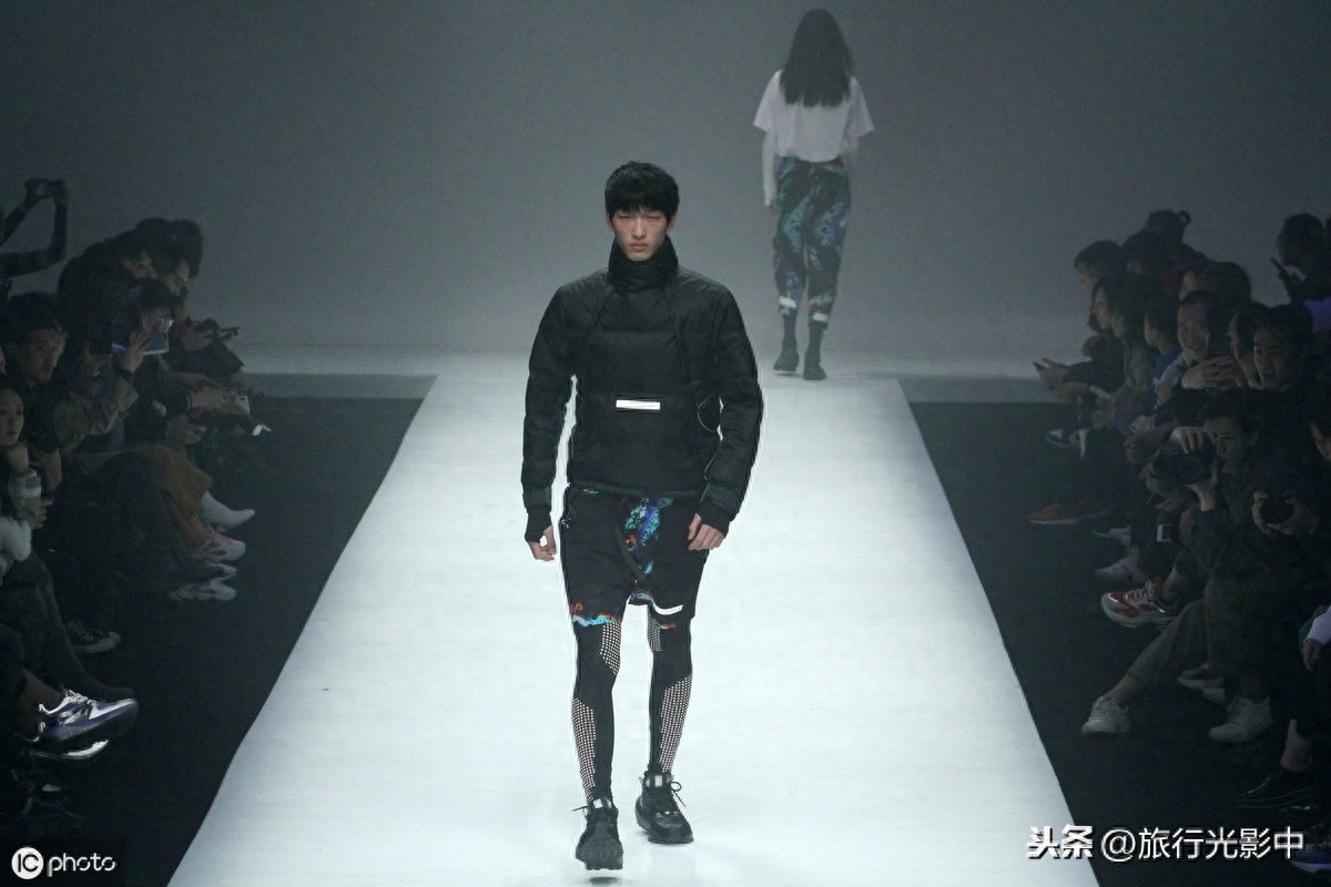 北京，模特展示乔丹新款运动装