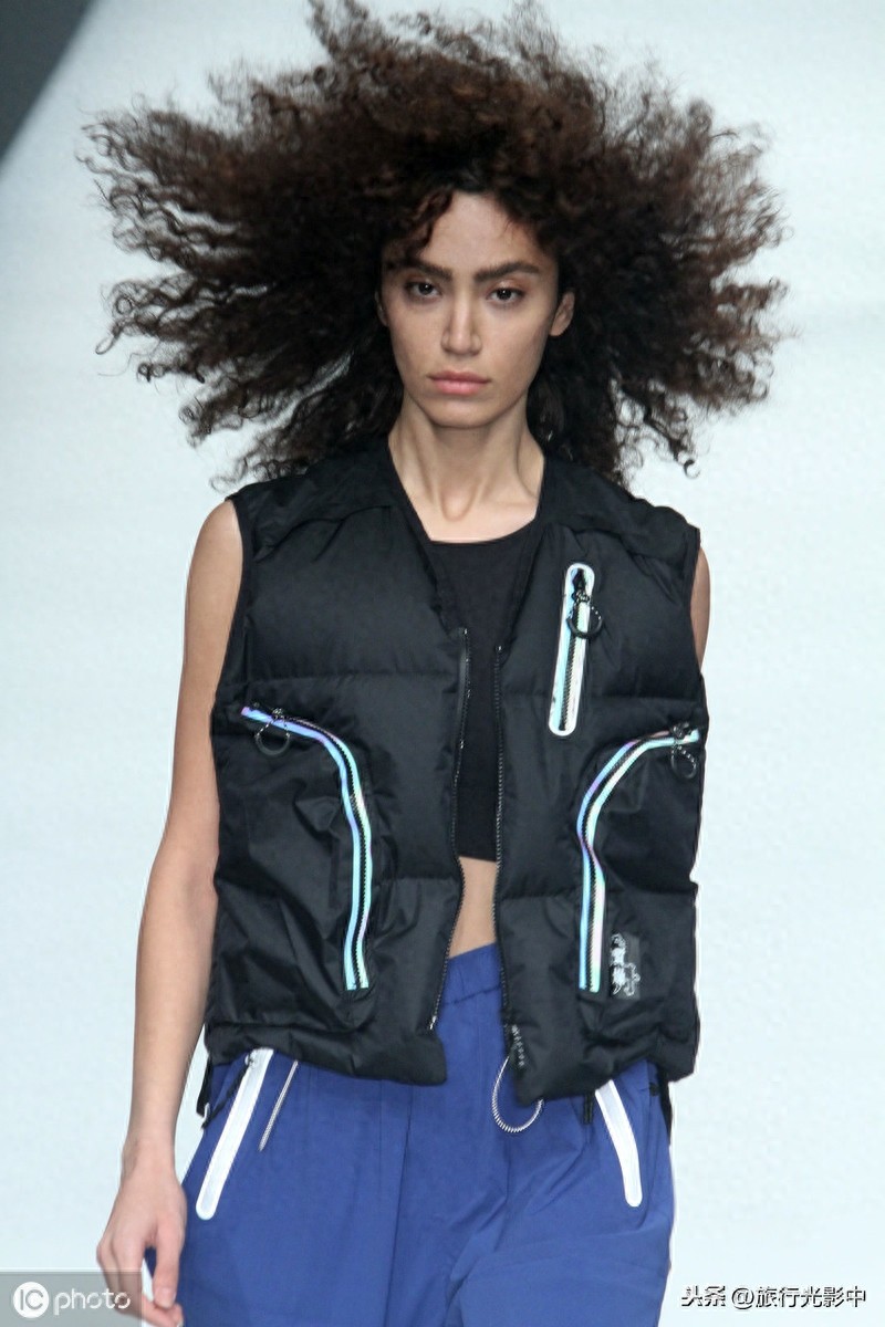 北京，模特展示乔丹新款运动装