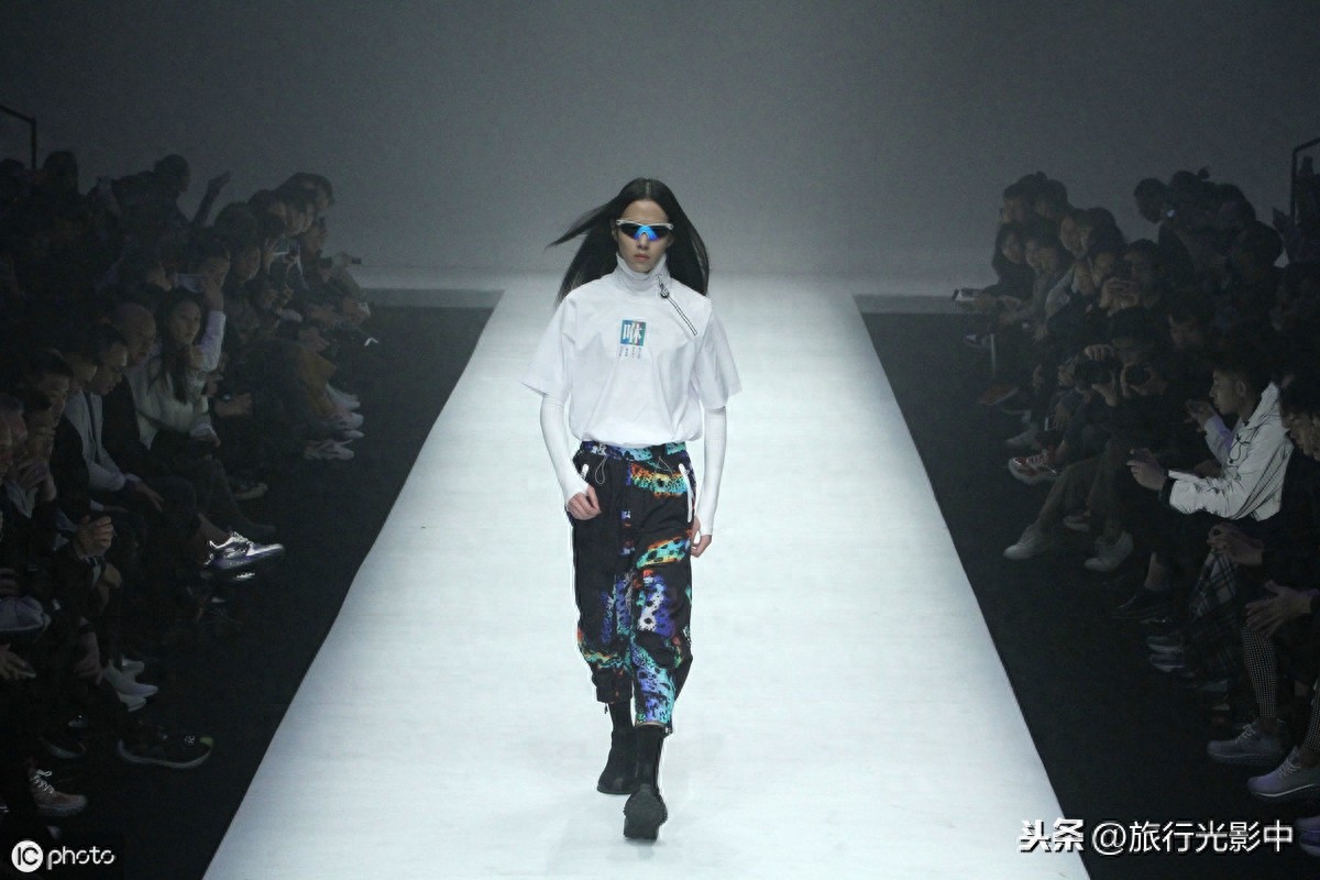 北京，模特展示乔丹新款运动装