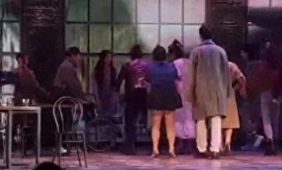 ​白百合因受伤后一直连续演出导致伤情加重，导致工作暂停