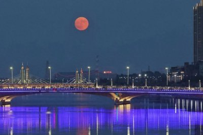 ​“超级月亮”，来了