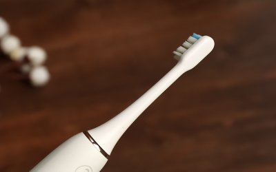 ​电动牙刷突然自己震动怎么办？电动牙刷开关失灵一直震动如何处理