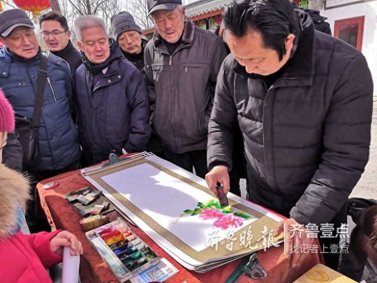 情报站｜烟台毓璜顶庙会，大红灯笼高高挂