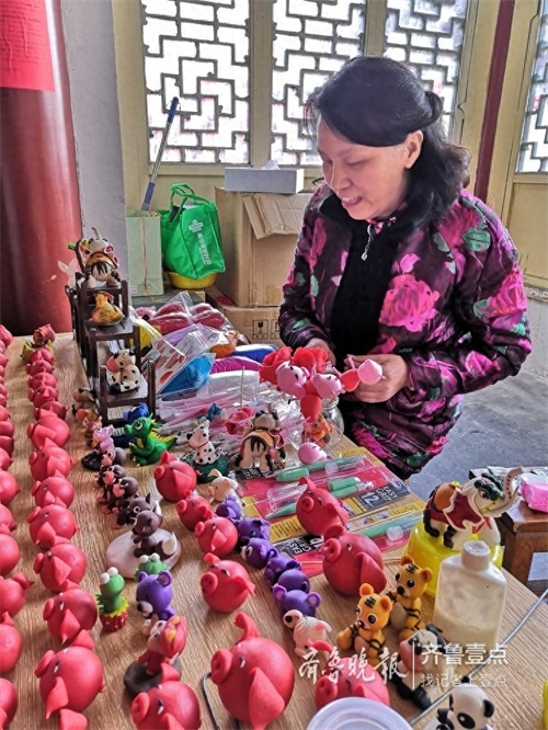 情报站｜烟台毓璜顶庙会，大红灯笼高高挂