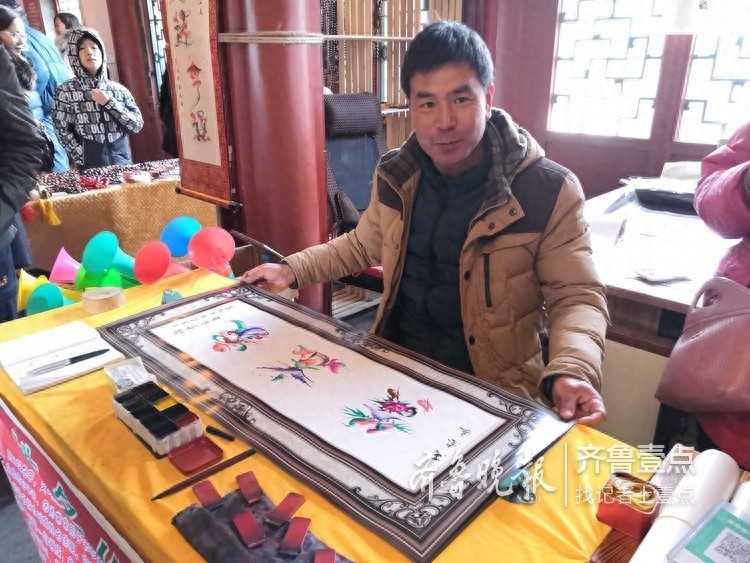 情报站｜烟台毓璜顶庙会，大红灯笼高高挂