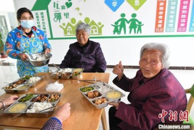 ​安徽常住人口为6102.7万人 平均每个家庭户2.61人